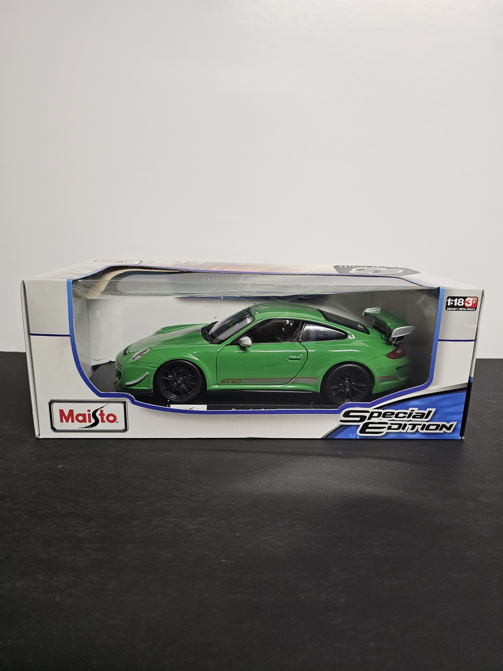 Maisto 1:18 Porsche GT3 RS 4.0 Diecast Car Green - Loose Display